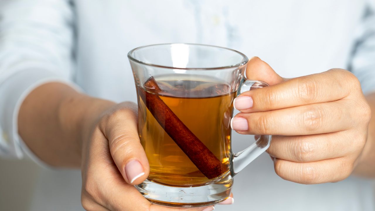 Tea Of Cinnamon In Marathi
