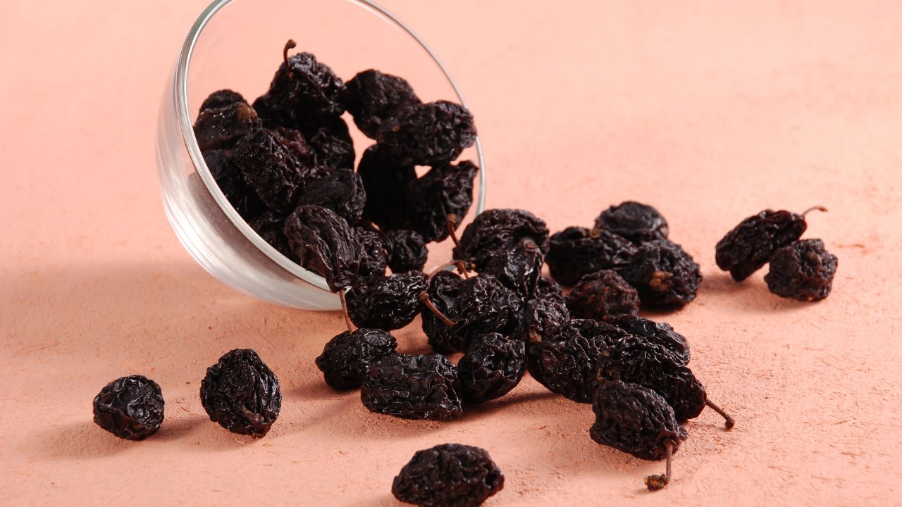 Benefits of Prunes in Marathi